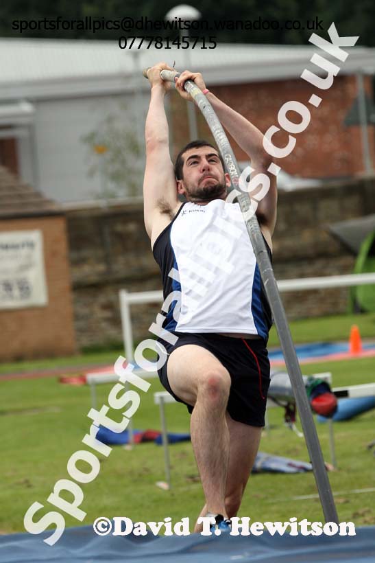 Senior mens pole vault, EAP International Combined Events, Hexham Northumberland. Photo: David T. Hewitson/Sports for All Pics